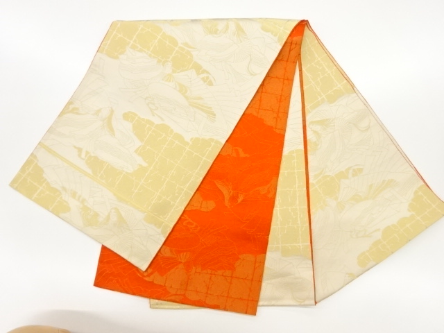  雲に人物・格子模様織出し丸帯